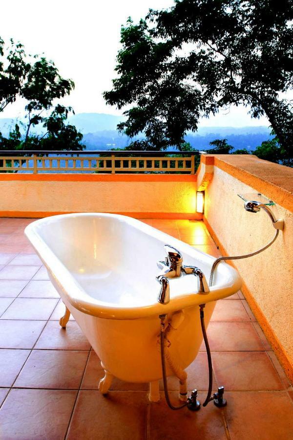 Villa Rosa Kandy Bagian luar foto